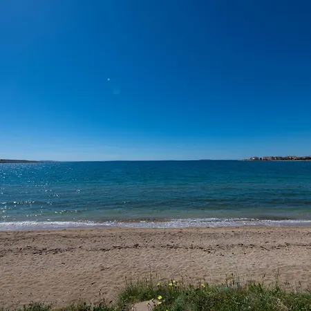 Charming Little House Povljana