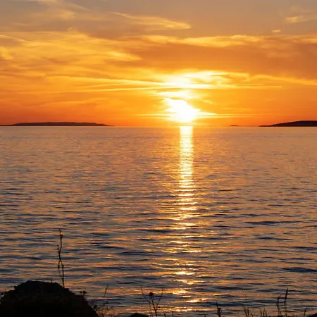 Charming Little House Vakantiehuis Povljana