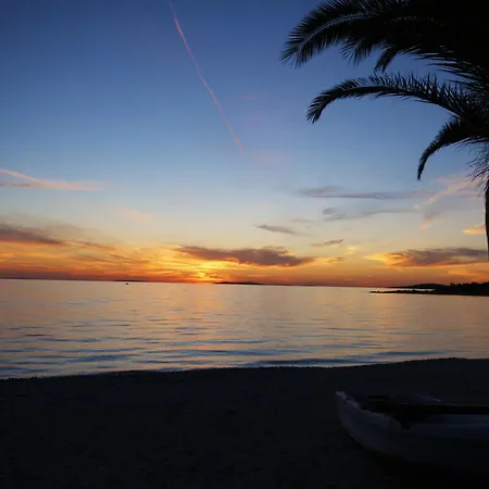 Vakantiehuis Charming Little House Povljana