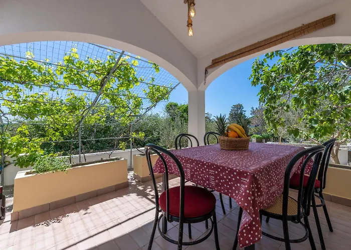 Charming Little House בית נופש *
